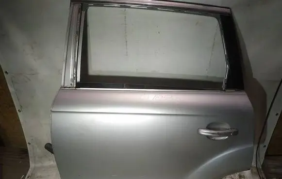 Audi Q7 4L Rear door pilkos