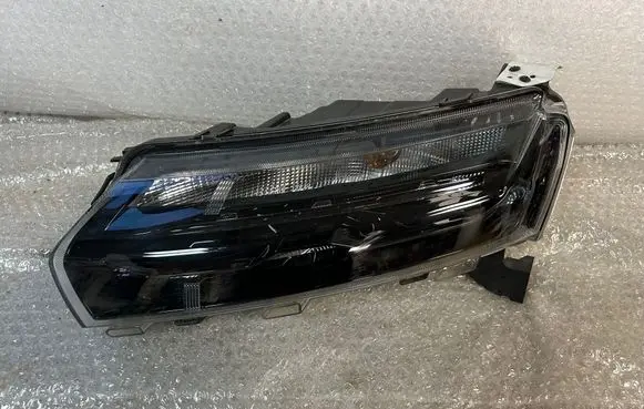 Dacia Spring Headlight/headlamp LN5001RLH
