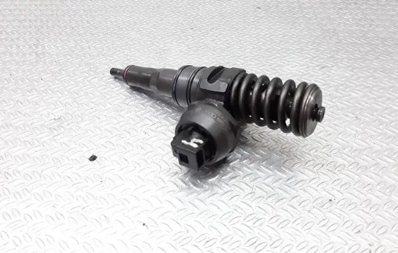 Audi A4 S4 B6 8E 8H Fuel injector 038130073BA