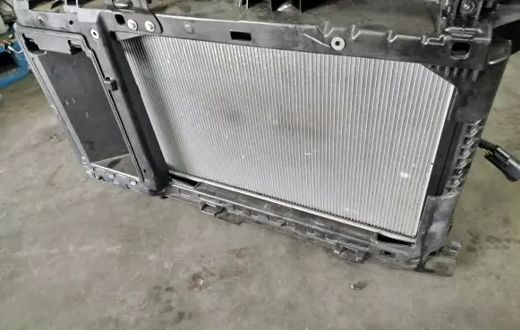Citroen C4 III e-C4 Radiator set 9832186380