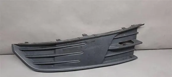 Skoda Fabia Mk3 (NJ) Front fog light trim/grill 6V0807367
