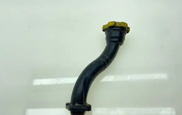 Subaru Forester SF Oil fill pipe 