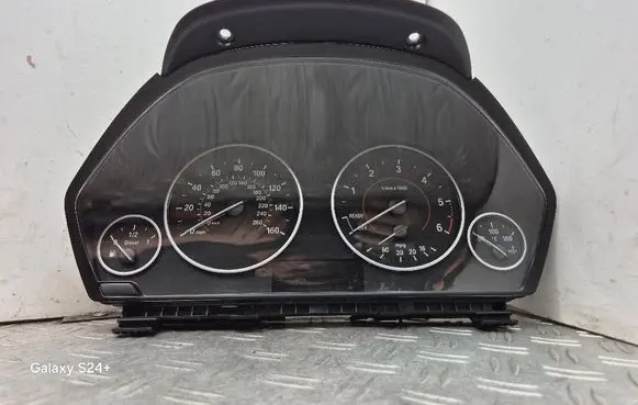 Speedometer (instrument cluster)