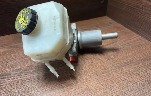 Mercedes-Benz Sprinter W906 Master brake cylinder 0024315202 A0024315202