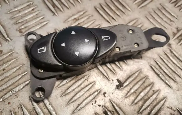 Mercedes-Benz E W211 Wing mirror switch 2118202110