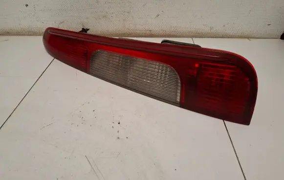 Ford C-MAX I Rear/tail lights 3M5113N411AA
