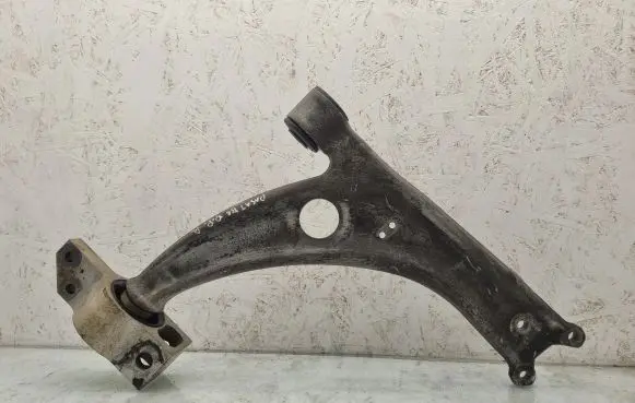 Volkswagen PASSAT B6 Front lower control arm/wishbone 3C0407153B