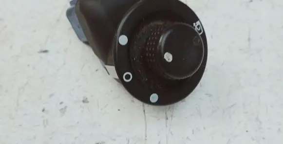 Renault Megane II Wing mirror switch 28265