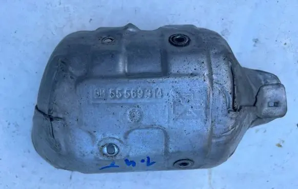 Opel Corsa E Exhaust heat shield 55569314