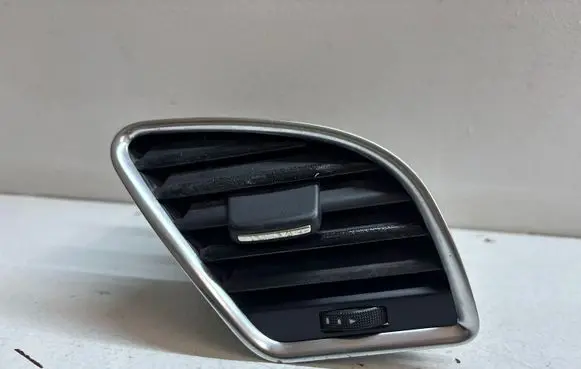 Audi A4 S4 B8 8K Dashboard side air vent grill/cover trim 8T1820902B