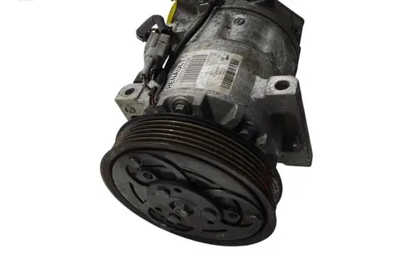 Renault Captur Air conditioning (A/C) compressor (pump) 926002352R