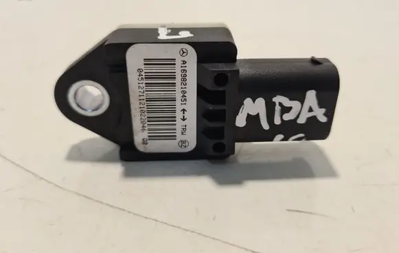 Mercedes-Benz A W169 Airbag deployment crash/impact sensor A1698210451