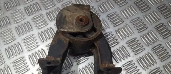 Engine mount bracket