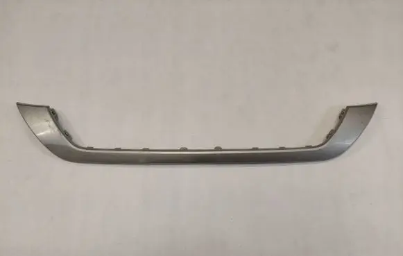 Rear bumper trim bar molding