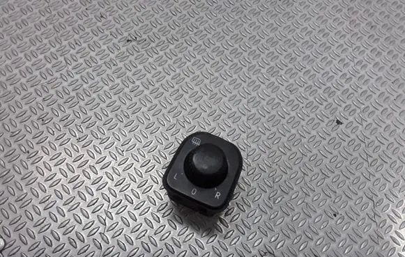 Volkswagen Golf Plus Wing mirror switch 1K0959565L