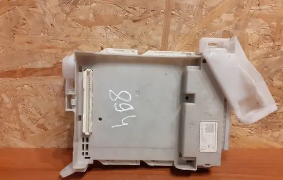 Toyota Prius (XW30) Fuse box set 8273047420A 894