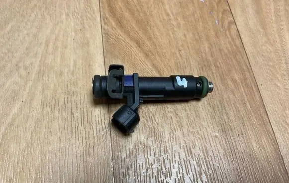 Citroen C5 Fuel injector DEKA71 5245B05320