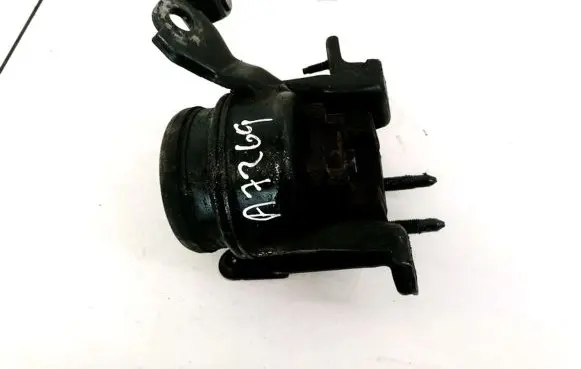 Toyota Avensis T250 Engine mount bracket