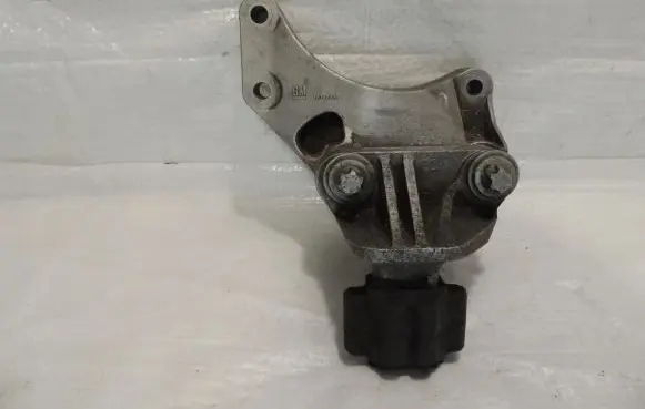 Opel Corsa D Gearbox mounting bracket 13185906