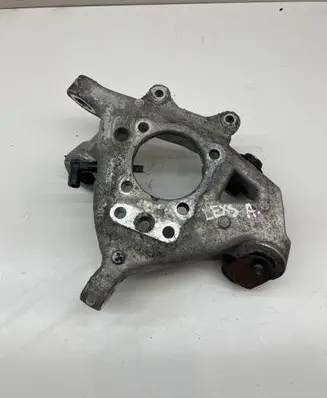 Lexus IS 220D-250-350 Rear wheel hub spindle/knuckle W3683 060614