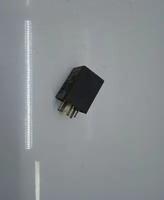 Volkswagen Golf III Window wiper relay 321955531A