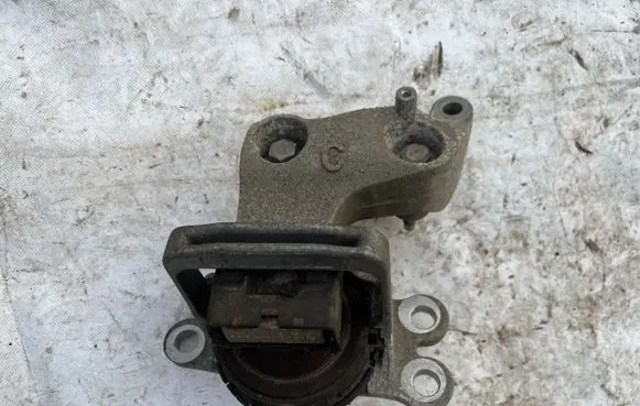 Renault Kadjar Engine mount vacuum valve 112104BE0B