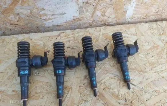Volkswagen Golf V Fuel injectors set QQQQQQQQQQQ