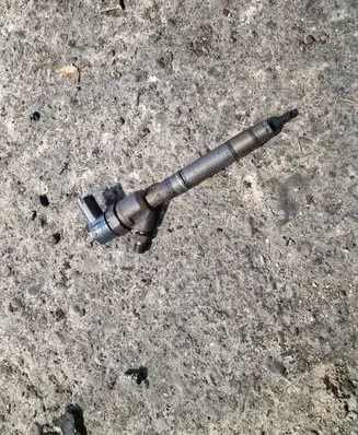 Hyundai i40 Fuel injector 0445110411
