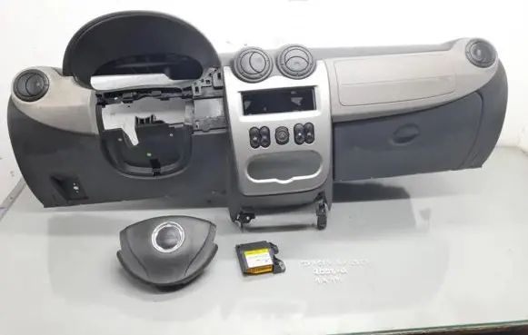 Dacia Sandero Dashboard 8200769222
