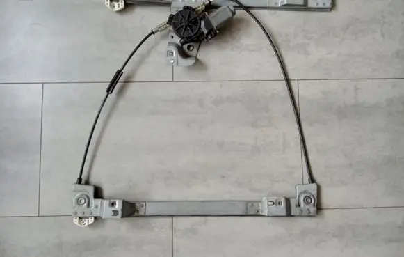 Renault Kangoo II Front door window regulator with motor 402087A