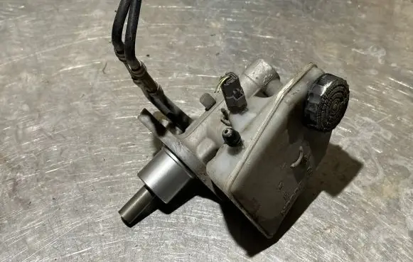 Peugeot 807 Master brake cylinder 0204224135