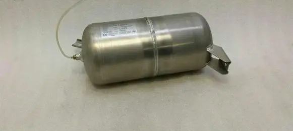 Mercedes-Benz CLS C218 X218 Air suspension tank/reservoir A2183200015