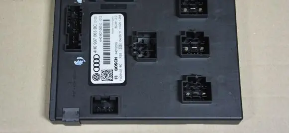 Volkswagen Touareg II Other control units/modules 4H0907063BC