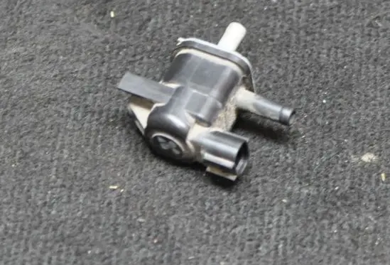 Toyota Auris 150 Turbo solenoid valve 90910TC002