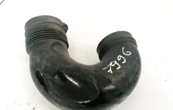 Skoda Octavia Mk2 (1Z) Air intake hose/pipe 1K0129618AE