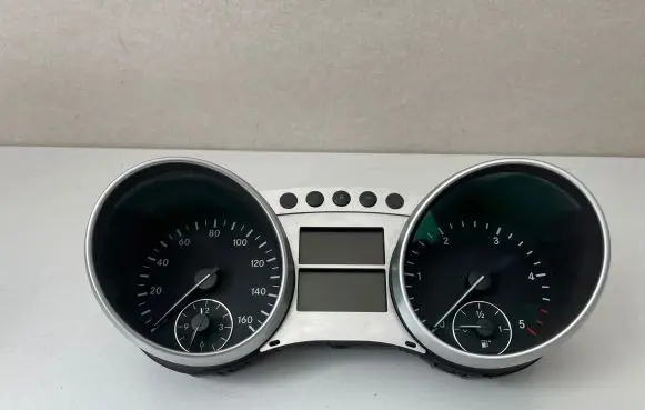 Mercedes-Benz R W251 Speedometer (instrument cluster) A2515404211 A2515409047 A2514420321