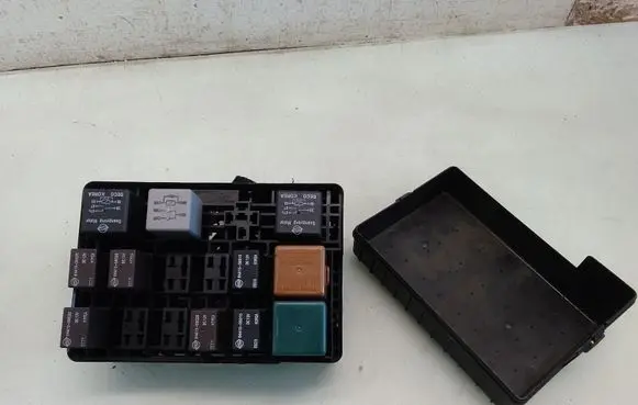 SsangYong Rexton I Fuse module 8220108034