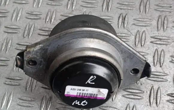 Mercedes-Benz R W251 Engine mount bracket A2512405017