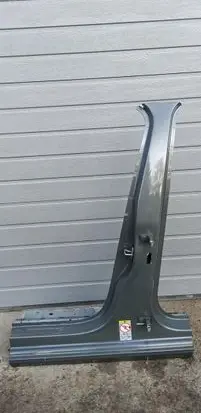 Audi A1 Pillar (middle) 