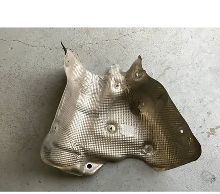 Volkswagen Touareg III Exhaust heat shield 4M4201308A