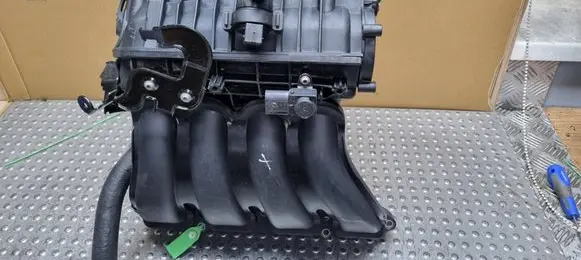 BMW 1 E81 E87 Intake manifold 7544513