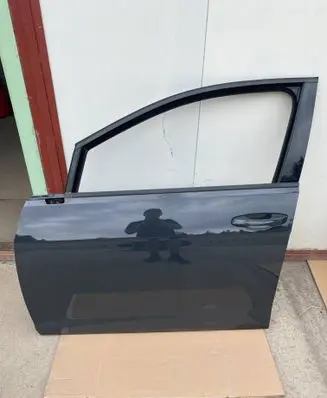 Volkswagen Golf VII Front door