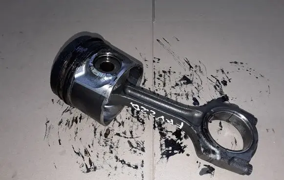 Honda FR-V Piston with connecting rod RBD RJL