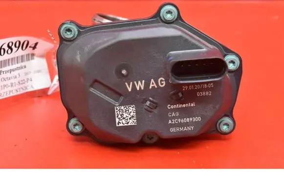Skoda Octavia 985 Throttle body valve 04L131501M