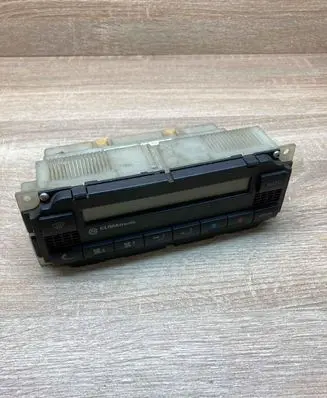 Volkswagen PASSAT B5 Climate control unit 3B1907044B 5HB007617 USED
