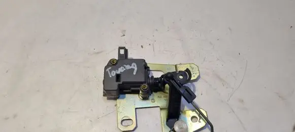 Volkswagen Touareg I Central locking motor 7L6827425