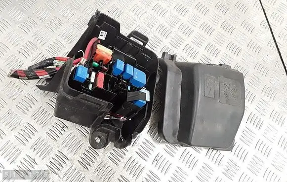 Dacia Duster II Fuse module 243512602R