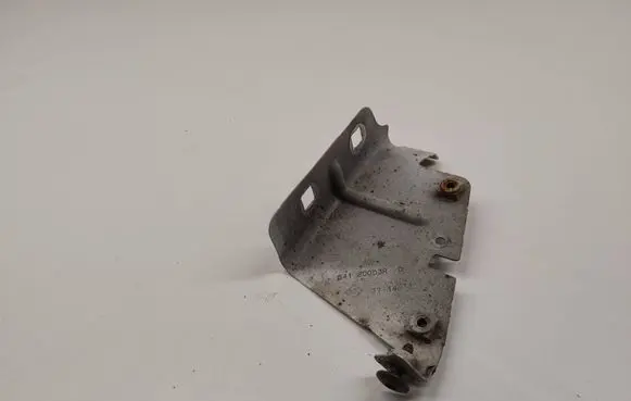 Nissan NV400 Front bumper mounting bracket 641020003r