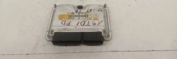 Volkswagen PASSAT B5 Engine control unit/module 038906019AJ 0281010303 28SA435F