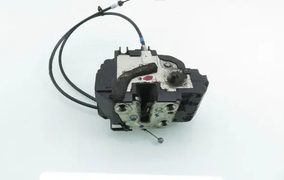Nissan Navara Rear door lock 28406B